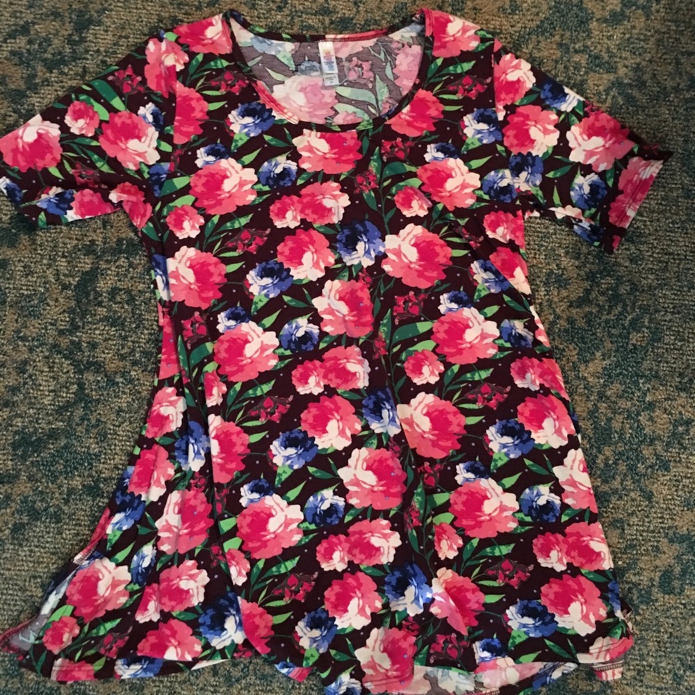 Lularoe top
